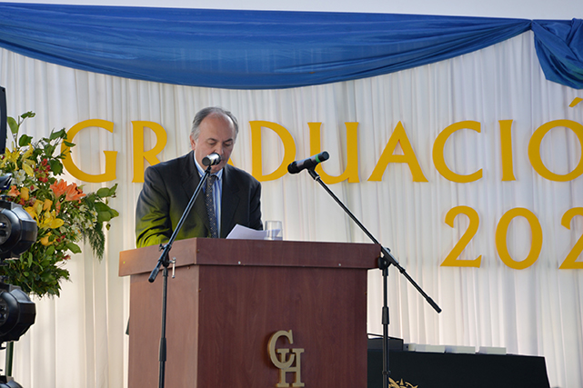 Rector del Colegio Cabo de Hornos despide a la generación 2022 con un inspirador discurso