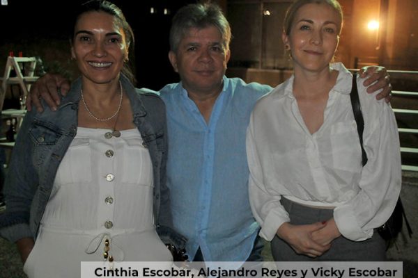 Revista VDS Cinthia Escobar, Alejandro Reyes y Vicky Escobar