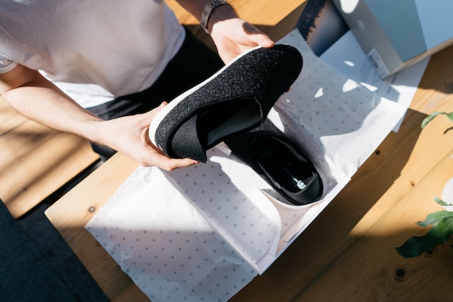 A la moda y cómodos: Descubre las mejores zapatillas Nike negras para tus outfits diarios
